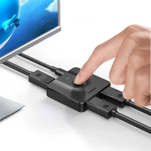 Ugreen CM430 signal splitter 2x DisplayPort (input) to 1x