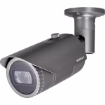 Cámara IP Wisenet QNO-8080R tipo bala 5MP para exteriores, visión nocturna 30 m, lente 3.2 mm y compresión H.265